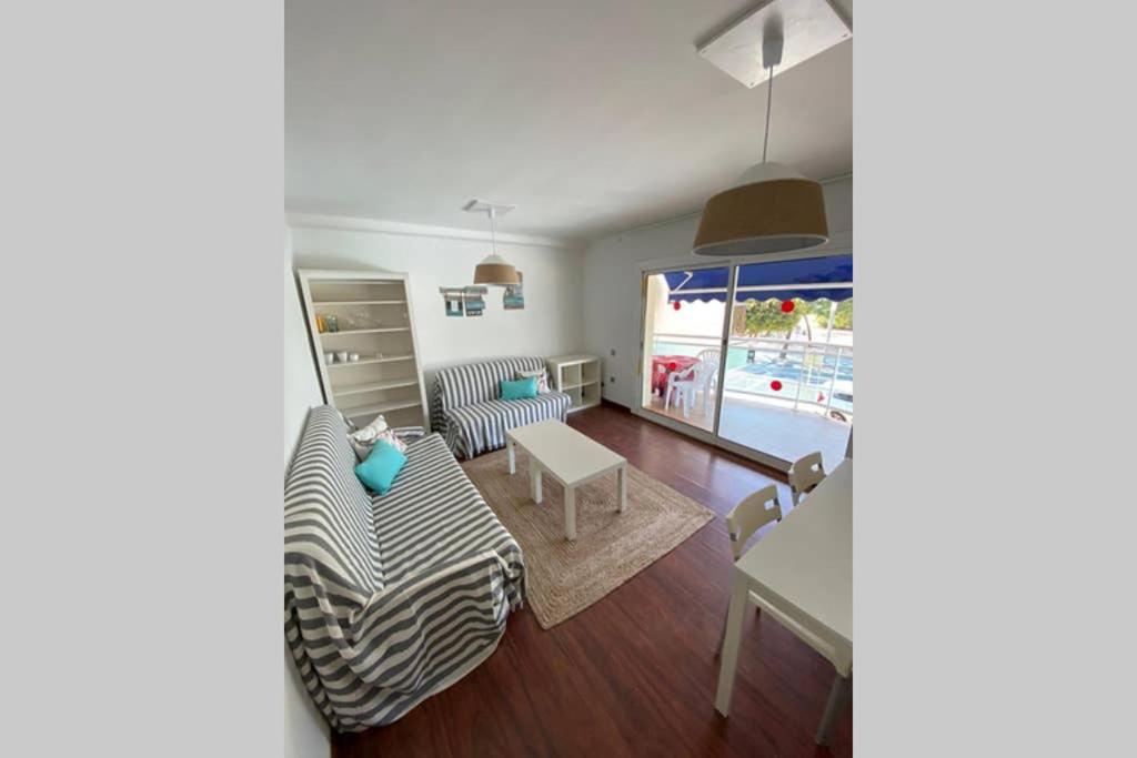 APARTAMENTO PRIMERA LINEA MAR CAMBRILS cerca PUERTO Cambrils Exterior foto
