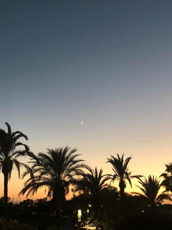APARTAMENTO PRIMERA LINEA MAR CAMBRILS cerca PUERTO Cambrils Exterior foto