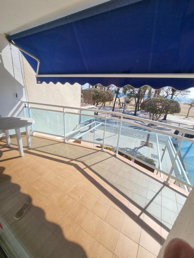 APARTAMENTO PRIMERA LINEA MAR CAMBRILS cerca PUERTO Cambrils Exterior foto